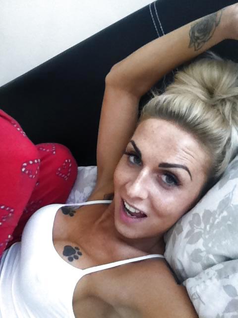 16P Gorgeous Transexual Chelsey from uk