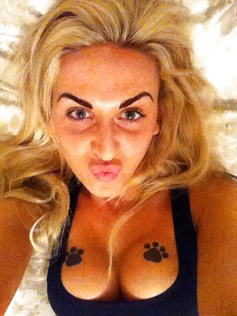 16P Gorgeous Transexual Chelsey from uk