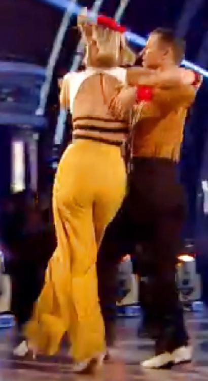 25P Rachel Riley Strictly Cum Dancing