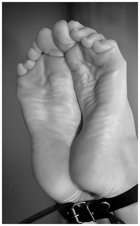 25P Feet!