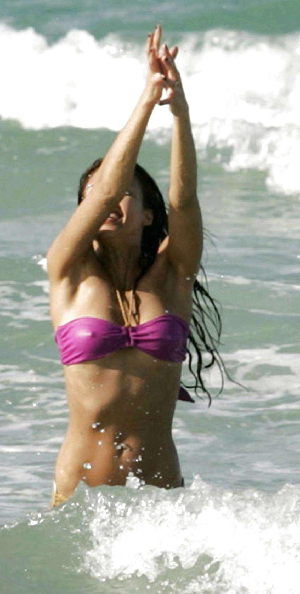 25P Female Celebs - Jessica Alba - Classic 2 of 2