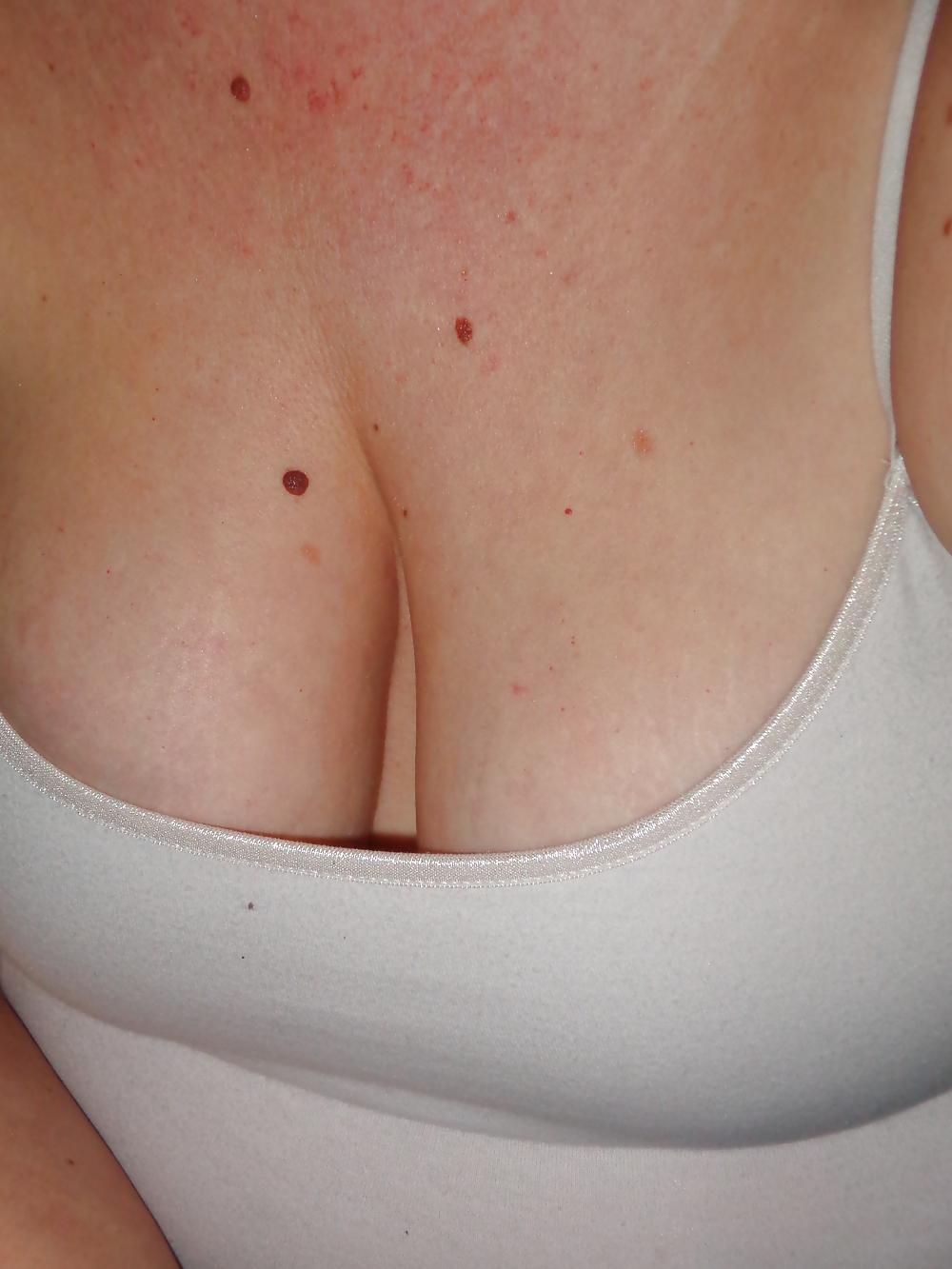 5P Girlfriend's cleavage