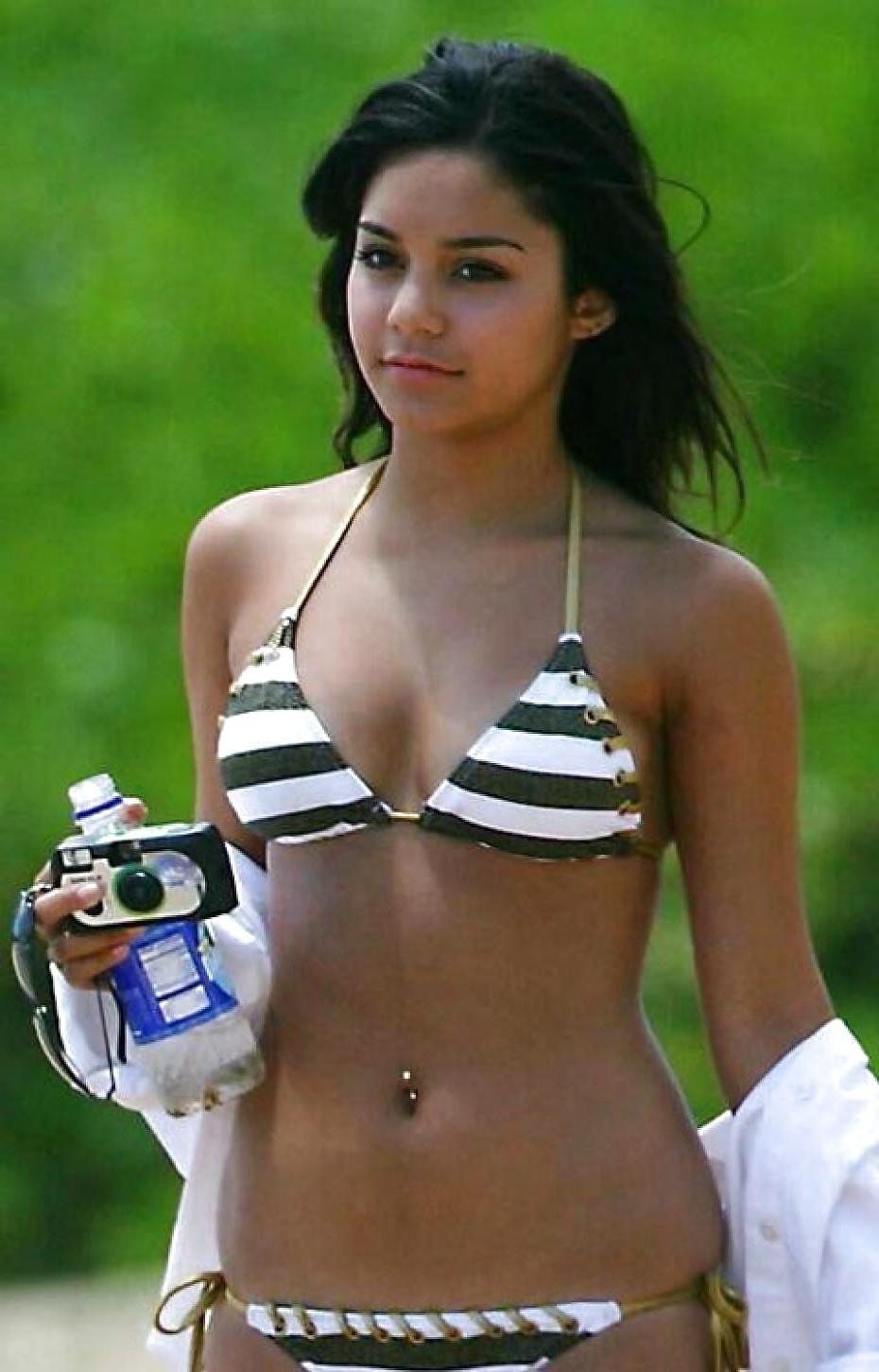 25P Vanessa Hudgens - cleavage & bikini