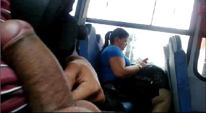 14P Se exibindo em publico