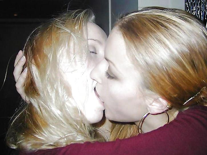 12P Golden Kisses