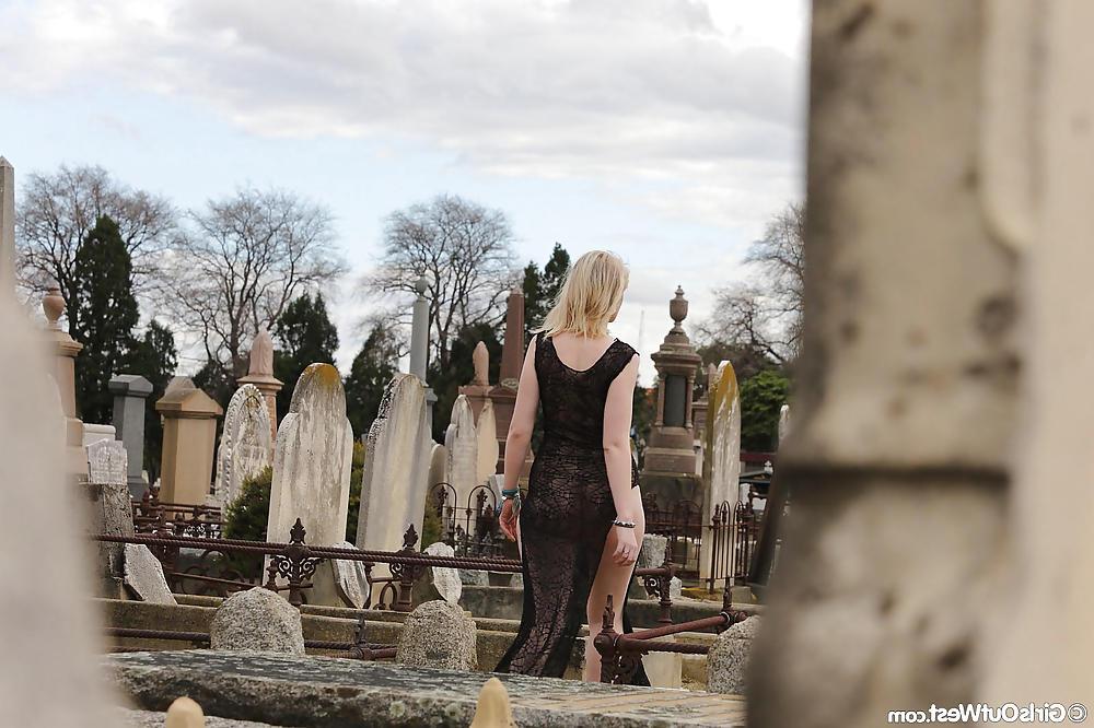 16P Gorgeous blond babe nude at the cemetery