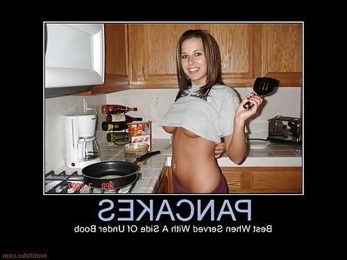 25P Naked In The Kitchen