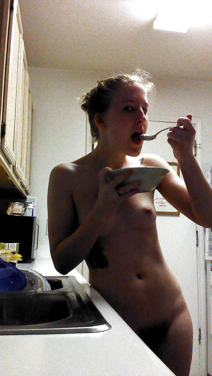 25P Naked In The Kitchen