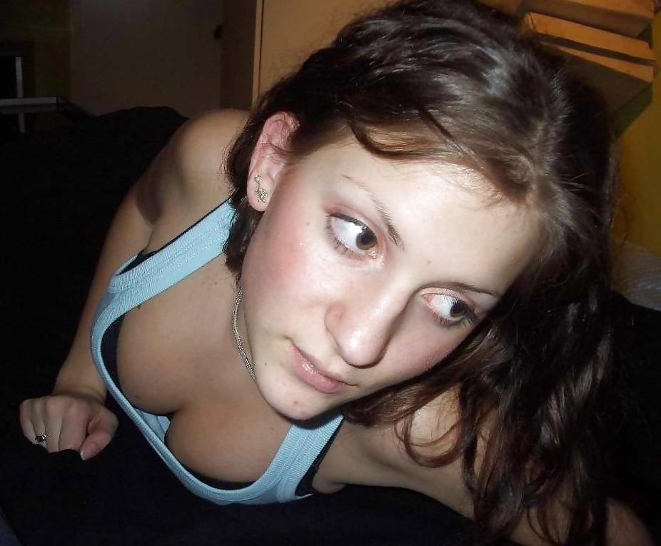 20P Sexy Cleavage