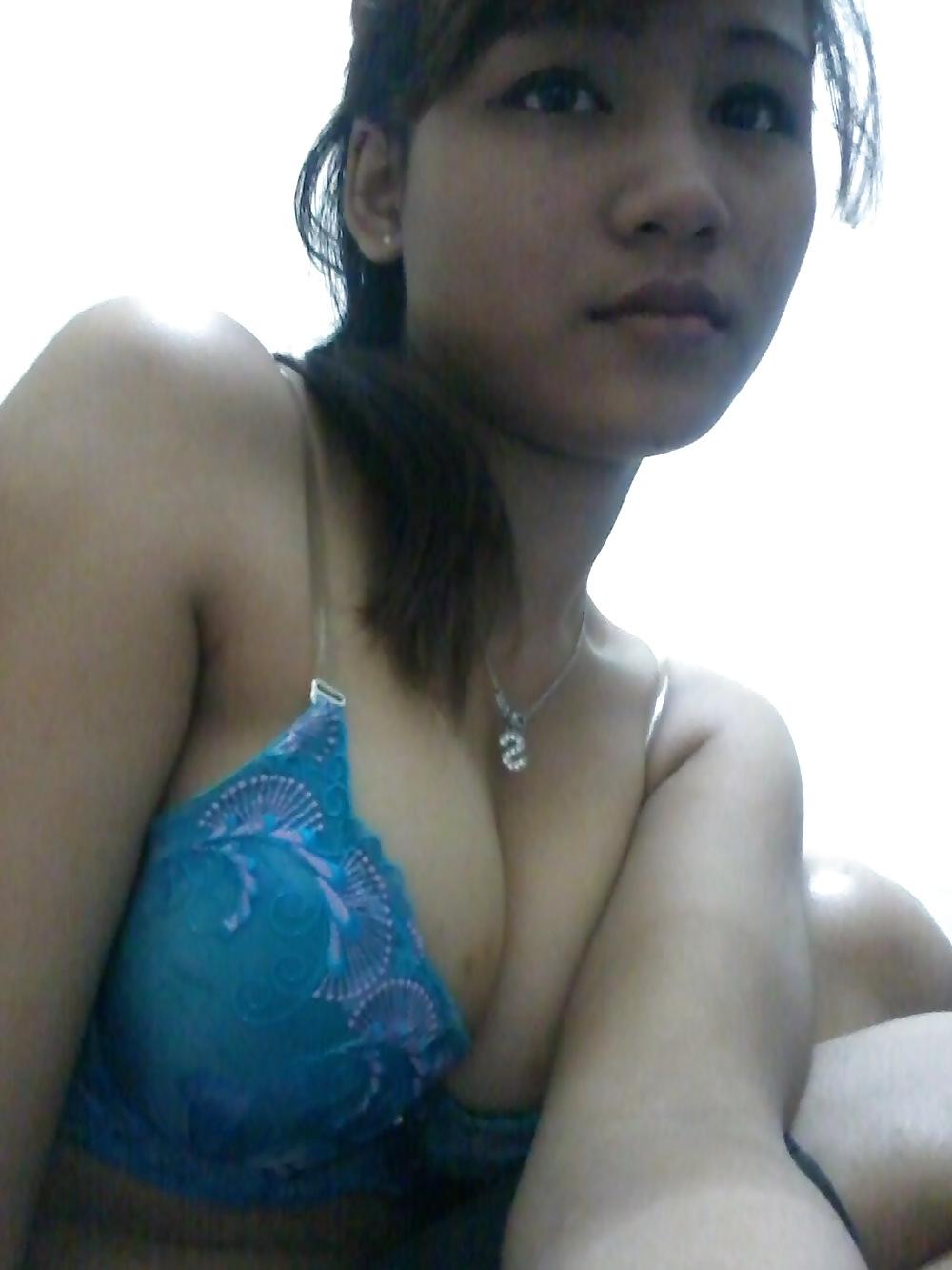 25P Asian naughty girl