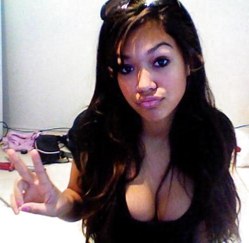 25P Latina cleavage 1 