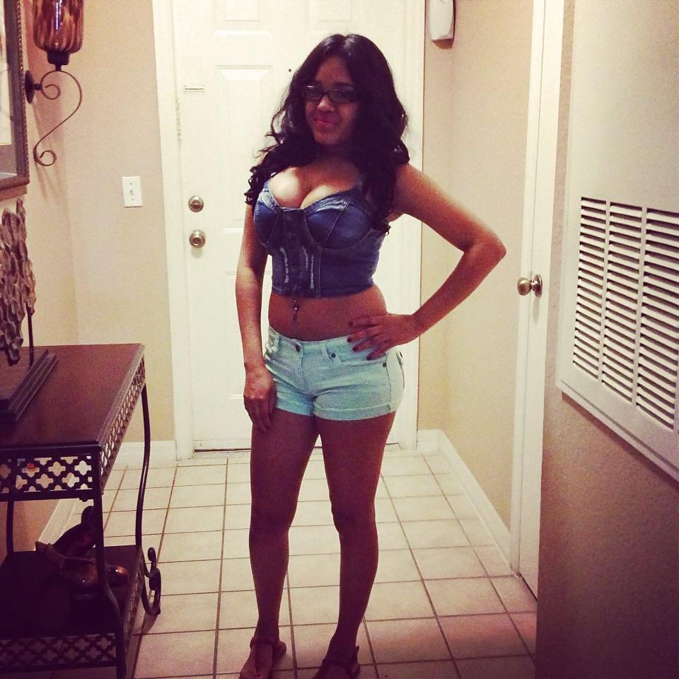 25P Latina cleavage 1 