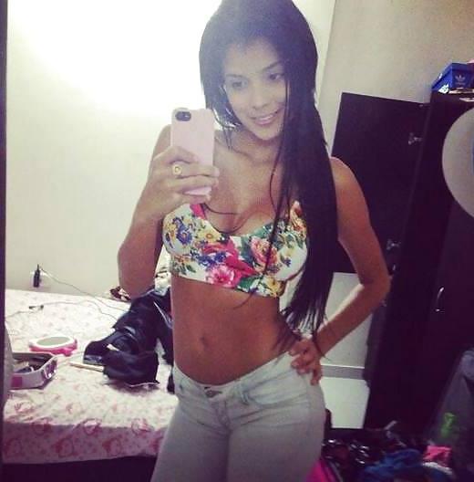 25P Latina cleavage 1 