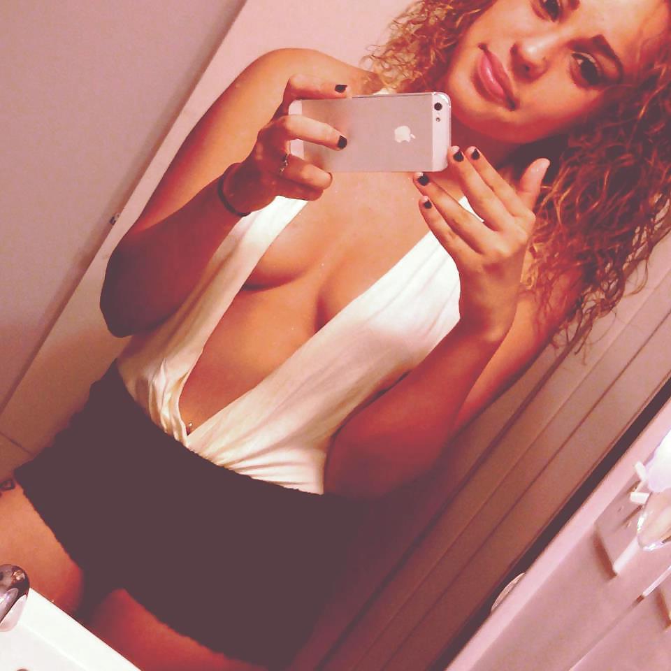 25P Latina cleavage 1 
