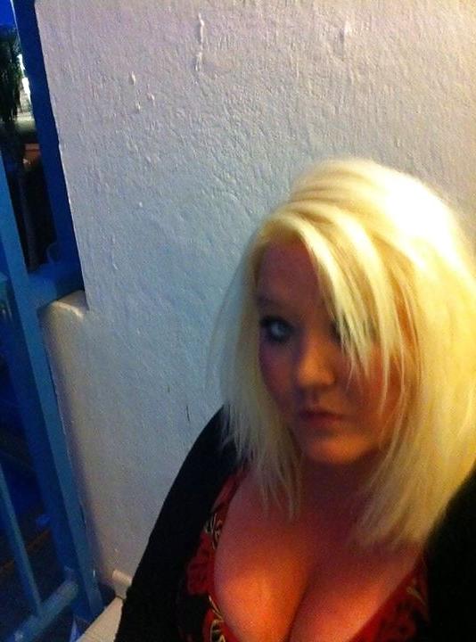 22P British Chloe Louise Simpson