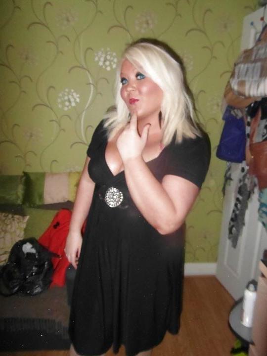 22P British Chloe Louise Simpson