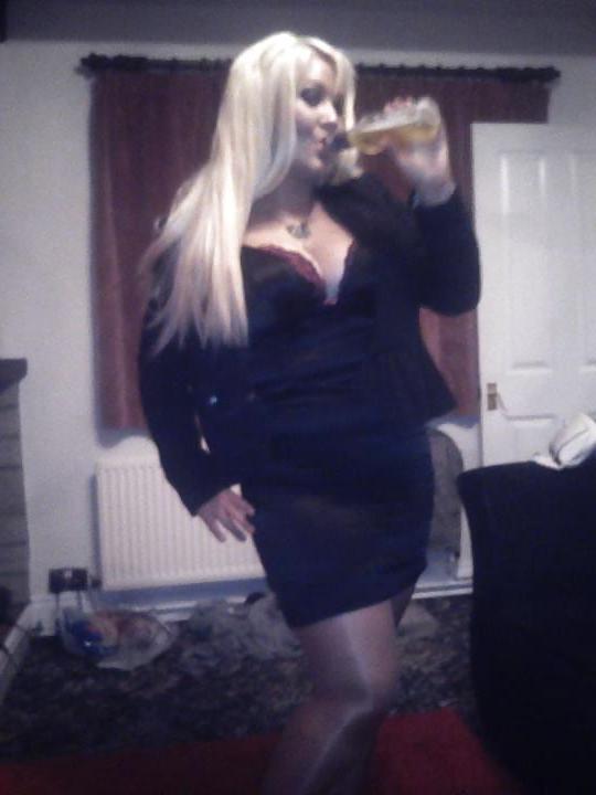 22P British Chloe Louise Simpson