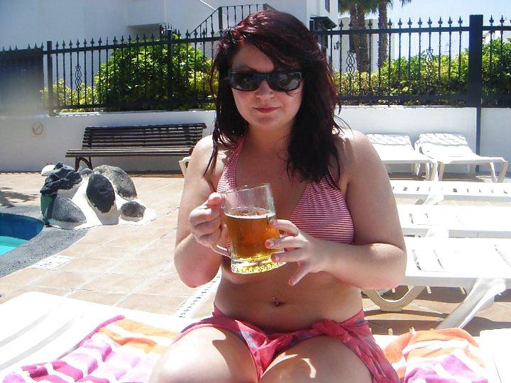 22P British Chloe Louise Simpson