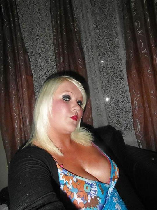 22P British Chloe Louise Simpson