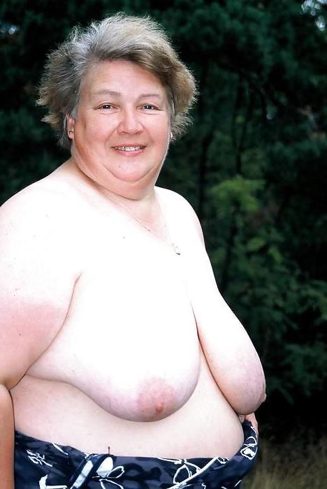 25P Some outdoor BBW Amateur pics#3