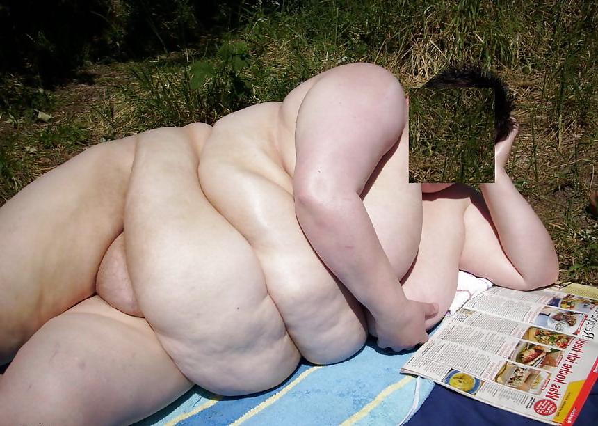 25P Some outdoor BBW Amateur pics#3