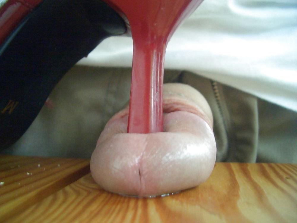 12P Red high-heeled sandales and cock