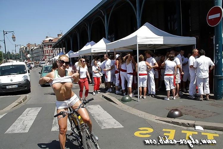 10P Flashing in public biking