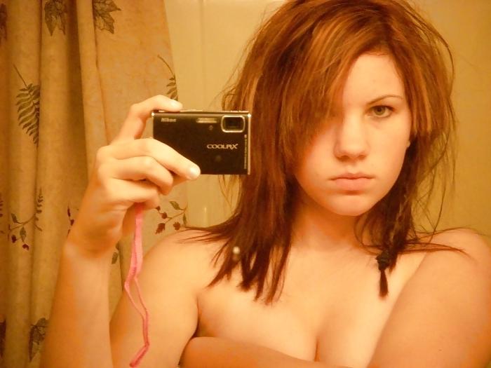 25P Jill shows her underwear
