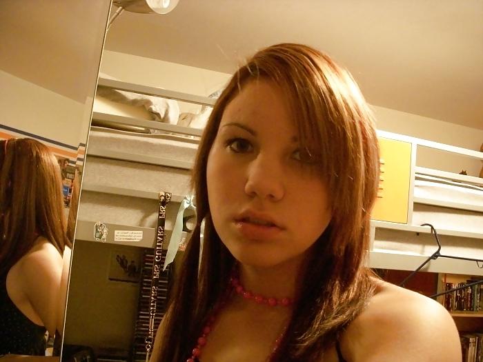 25P Jill shows her underwear
