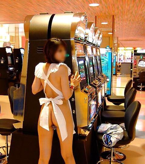 24P SOME ASIAN BABE upskirts pictures