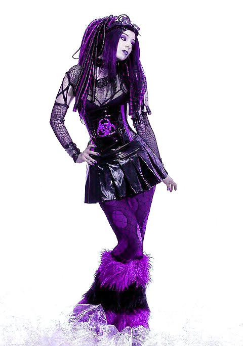 25P Goth latex life .... 