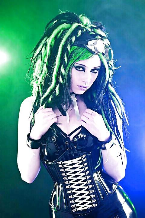 25P Goth latex life .... 