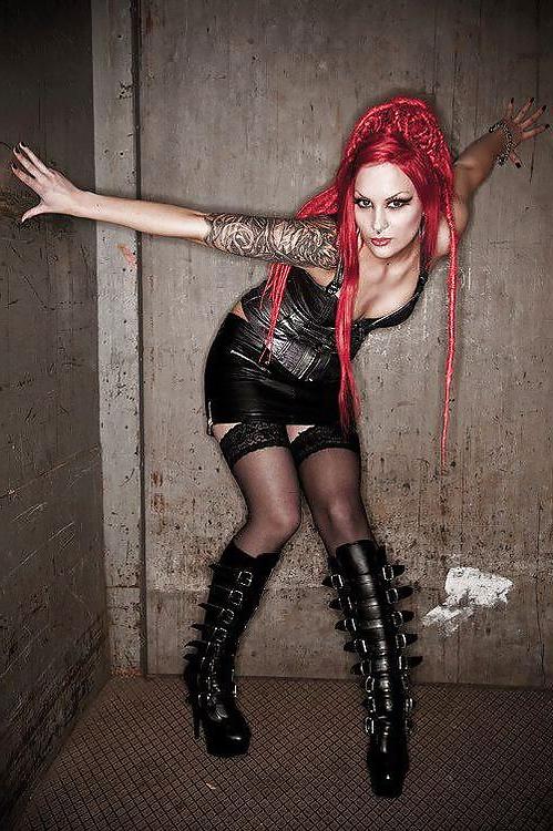 25P Goth latex life .... 