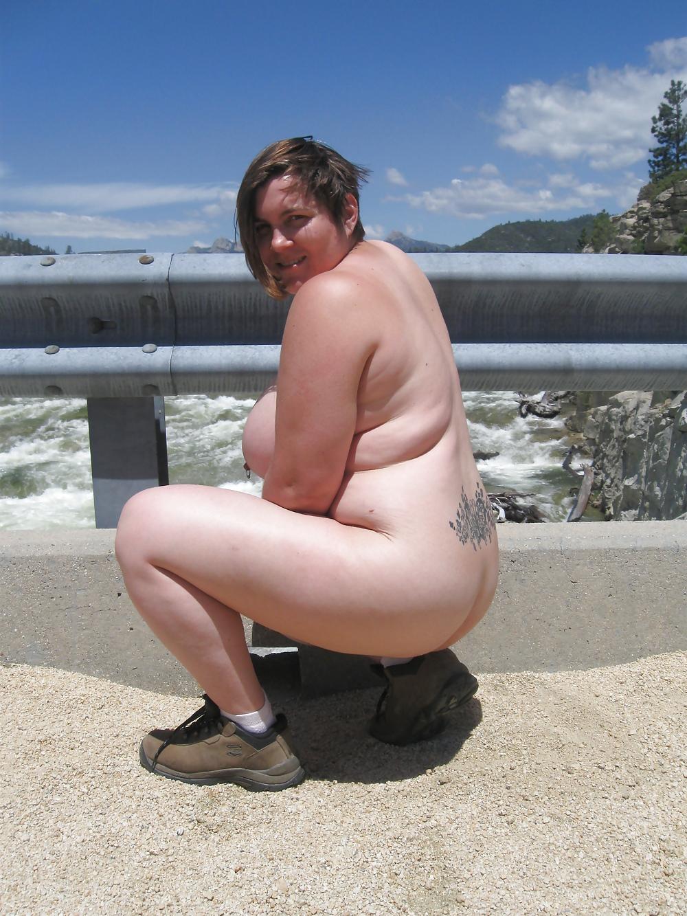 12P Bbw nude in woods