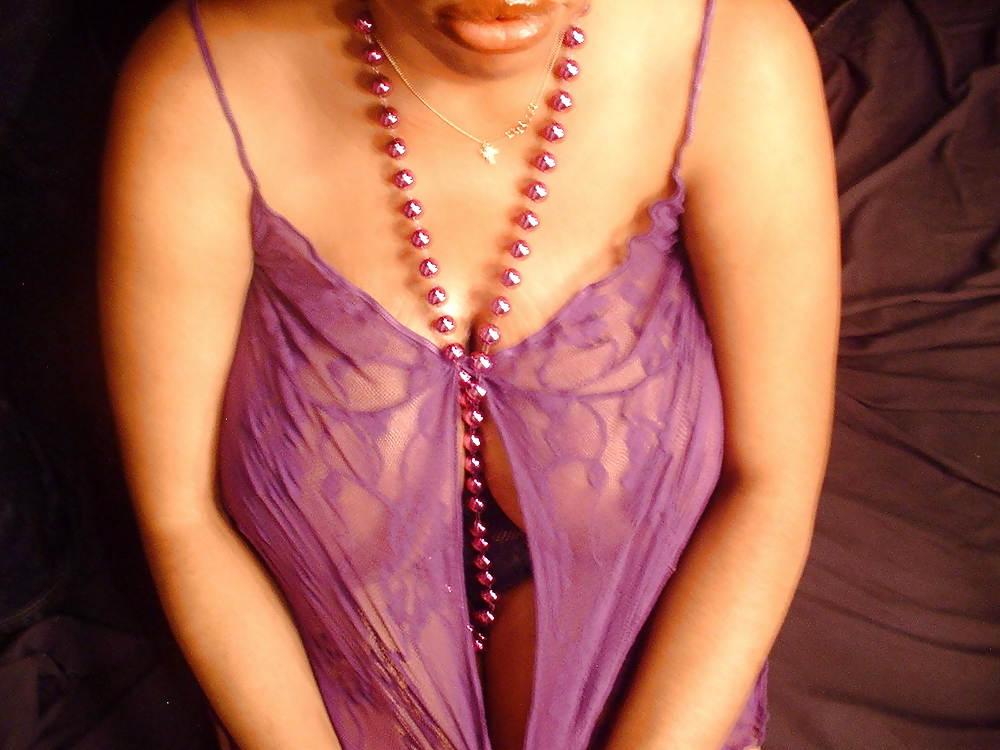 25P BIG BLACK TITTIES & TIGHT PURPLE TOP!!