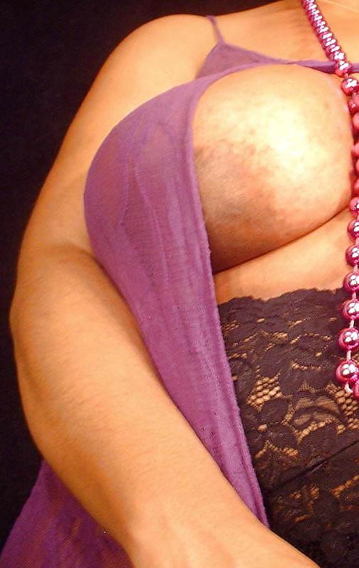 25P BIG BLACK TITTIES & TIGHT PURPLE TOP!!