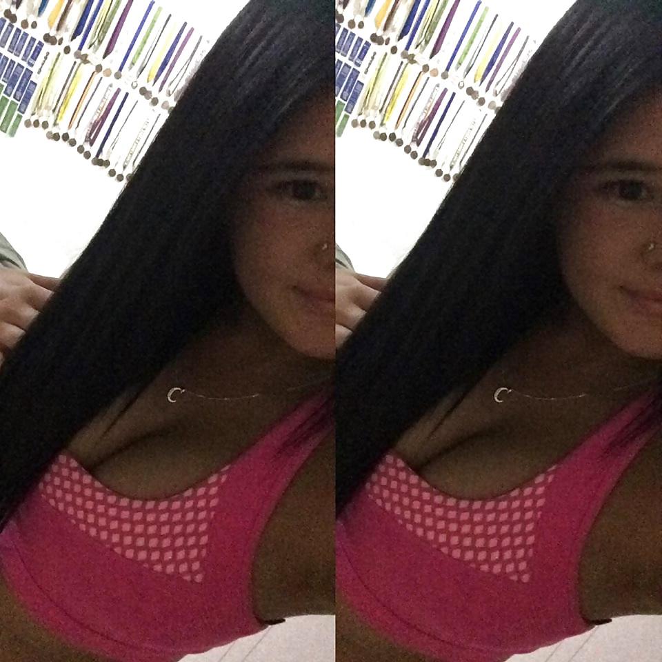 25P Teen Cleavage