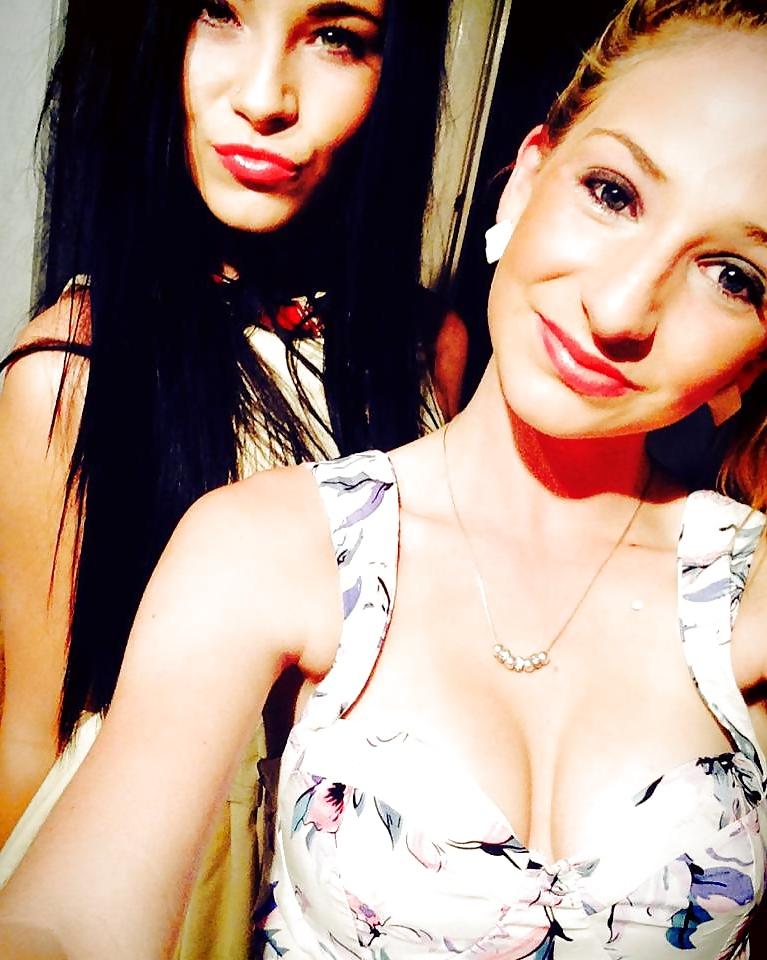 25P Teen Cleavage