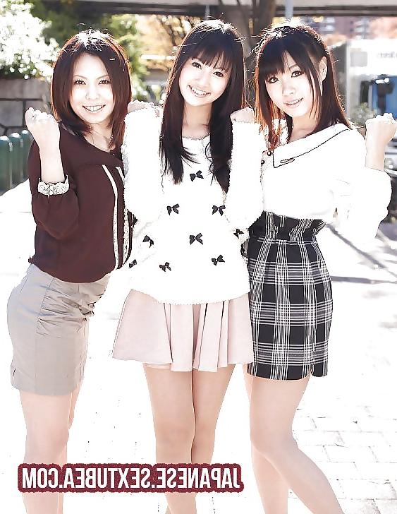 12P Pretty Japanese Girls Asian Photos