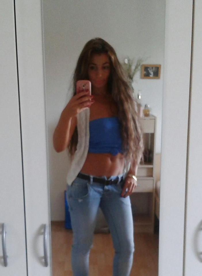 25P Turkish Girl