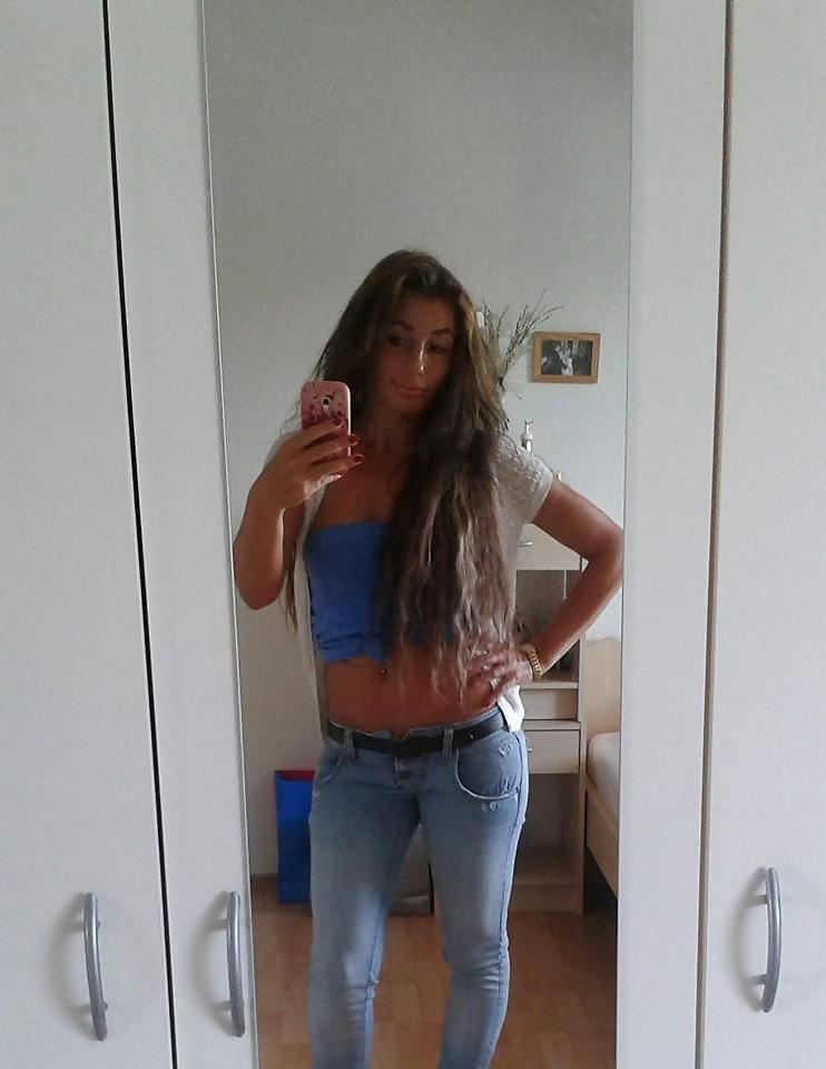 25P Turkish Girl