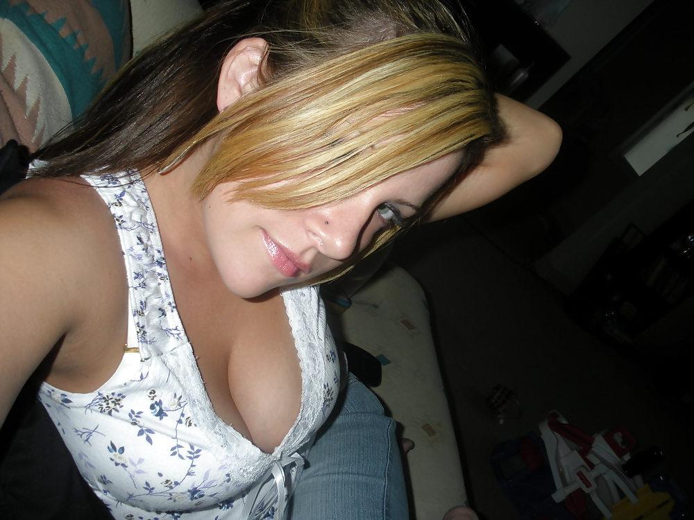 25P Amateur Tits and Cleavage 2