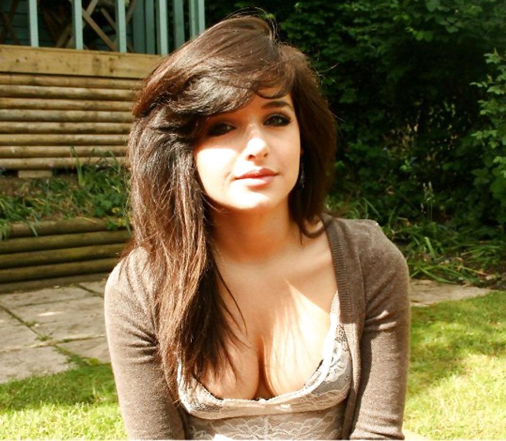 25P Amateur Tits and Cleavage 2