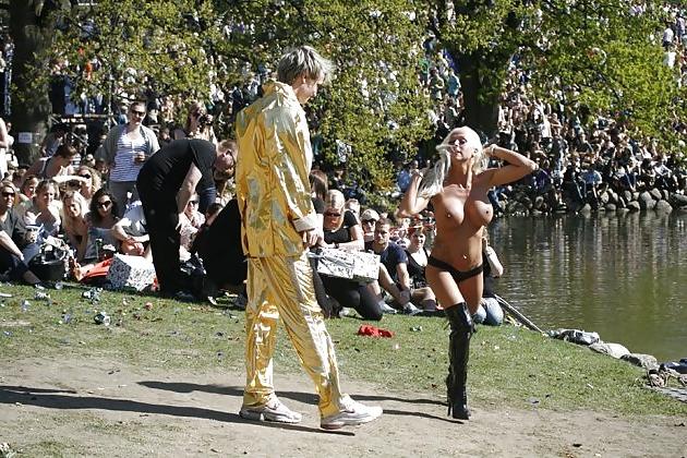 23P Danish Strippers Public