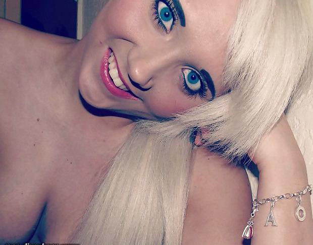 25P Blonde British Chav
