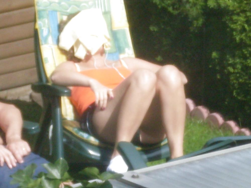 7P Spying at neighbor 