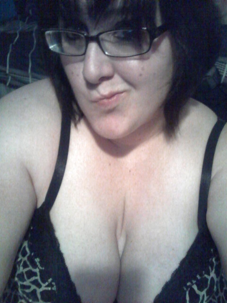 25P Random nerdy cute BBW girl