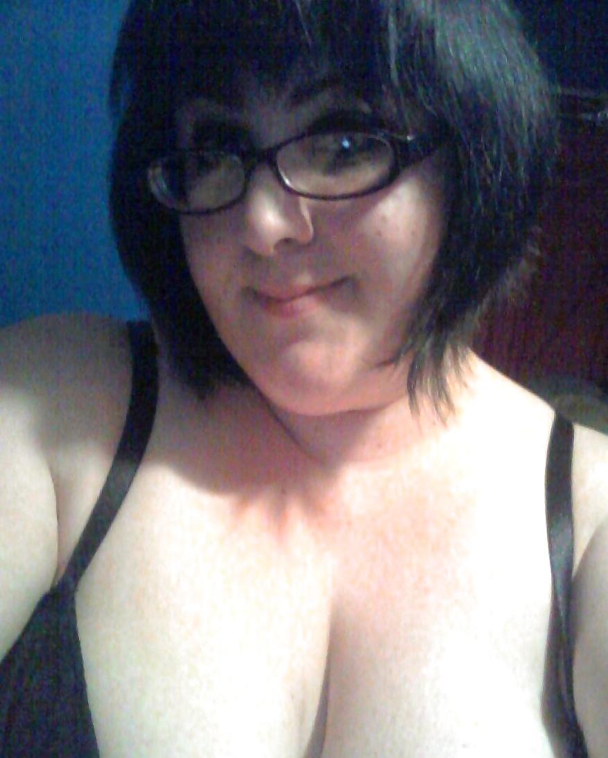 25P Random nerdy cute BBW girl