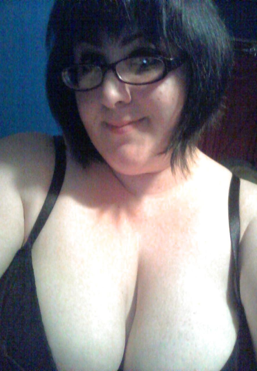25P Random nerdy cute BBW girl
