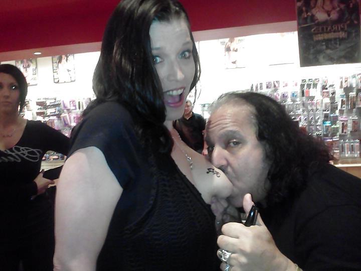 25P Thumbs Up Porn Fetish Gallery 1